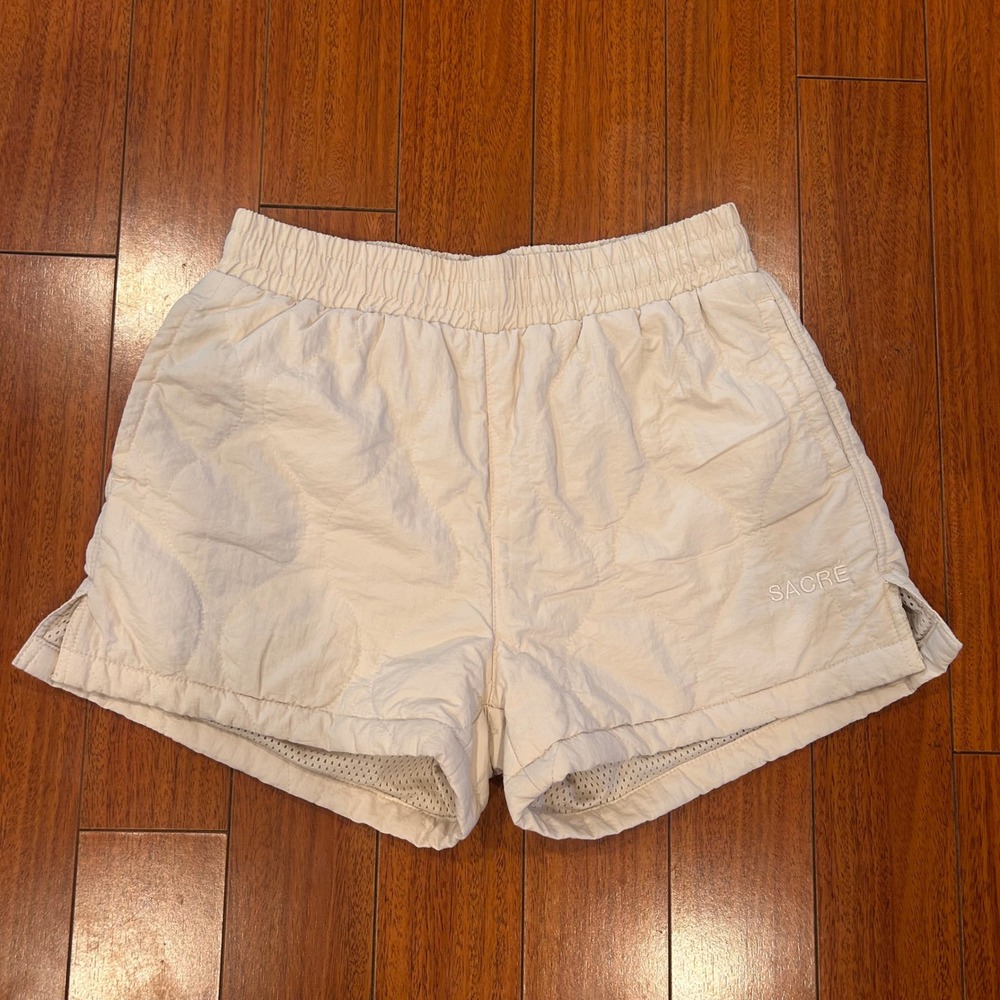 Sacre Women Quilted Athletic Shorts Cream Off White Mesh Lined Small